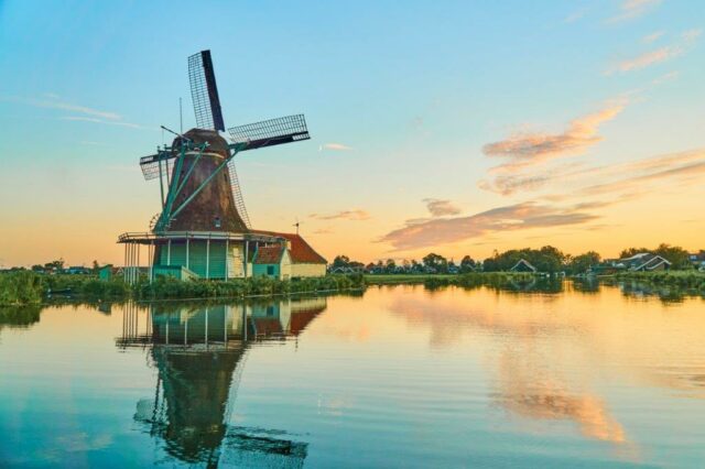 foto Kees Jak 22-8-2023 5 (1) Fotowedstrijd het perfecte plaatje thema molens in de weerspiegeling - foto Kees Jak